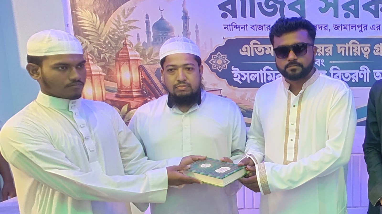 নান্দিনায় ১০ এতিম শিশুর আজীবন দায়িত্ব নিলেন মালয়েশিয়া প্রবাসী রাজিব